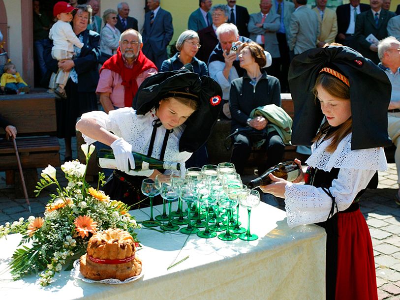 I Alsace er de rige på traditioner og festlig folklore
